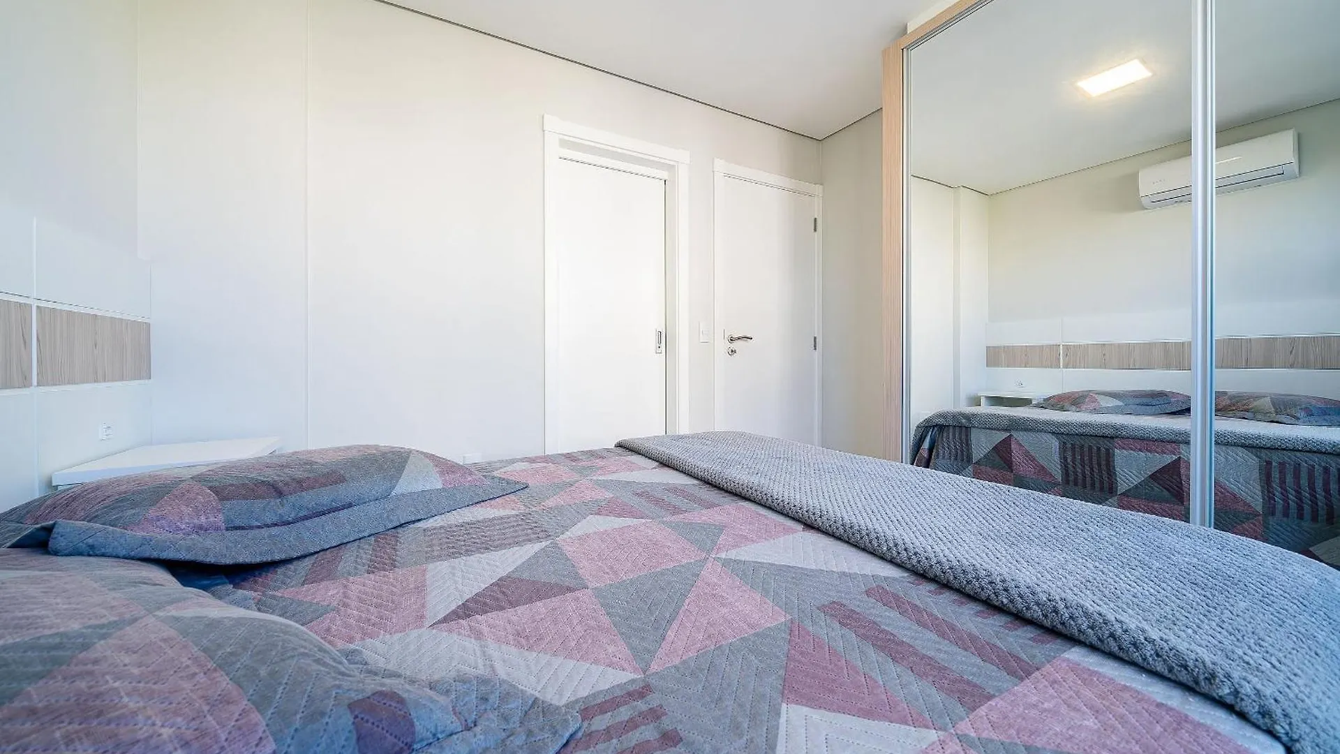 181 - Lindo Apartamento 02 Suites Em Mariscal Bombinhas Brazil